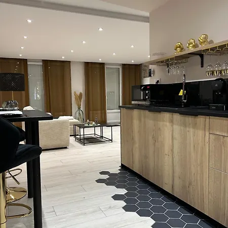 Ground Floor Apartment,jardin,proche Hyper Centre Apartment