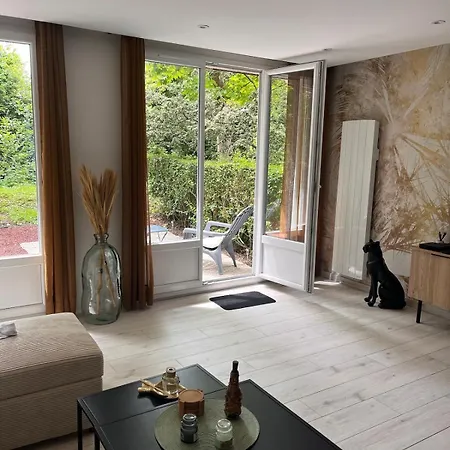 Ground Floor Apartment,jardin,proche Hyper Centre Apartment *